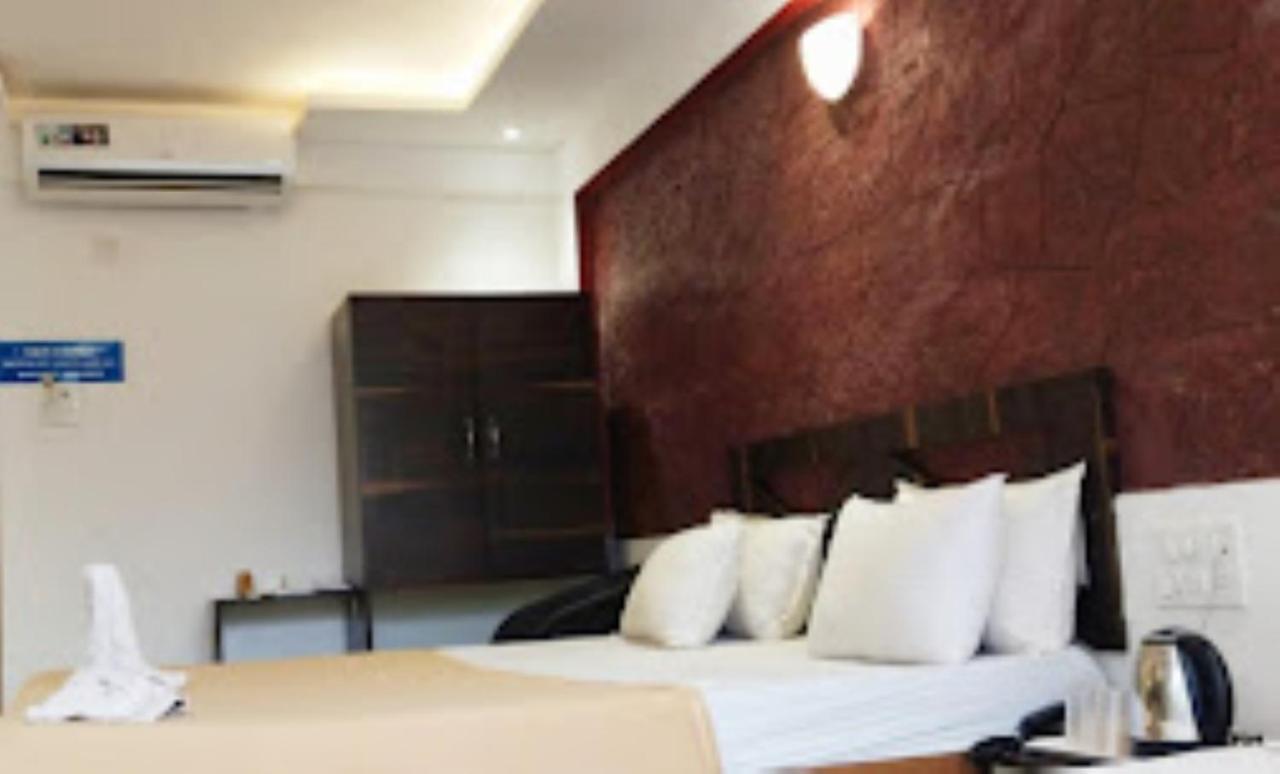 Blue Sea Beach Resort Mālvan Kültér fotó